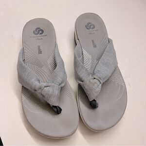 Clarks cloudsteppers comfort slip on flip flop sandals gray size 6